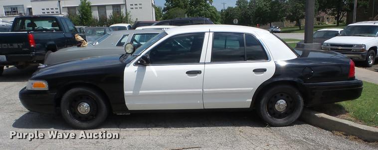 image for item BI9680 2010 Ford Crown Victoria Police Interceptor