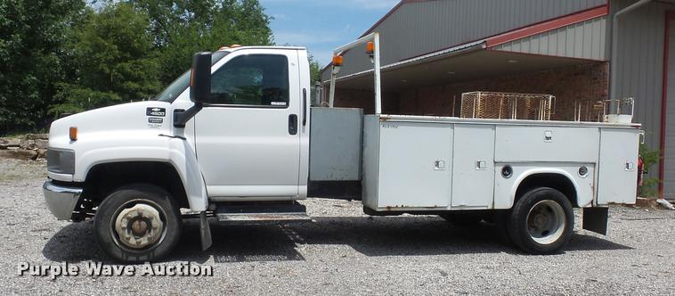 image for item BS9421 2005 Chevrolet C4500 utility truck