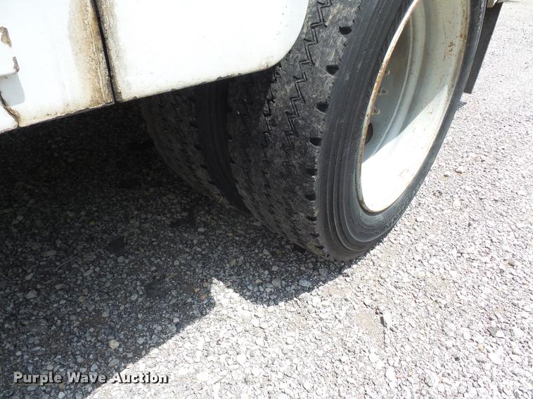 image for item BS9421 2005 Chevrolet C4500 utility truck