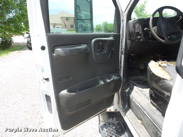 image for item BS9421 2005 Chevrolet C4500 utility truck