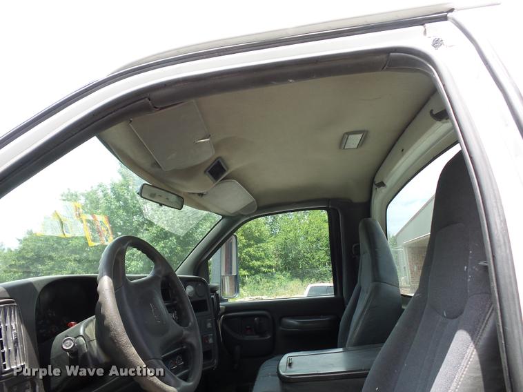 image for item BS9421 2005 Chevrolet C4500 utility truck
