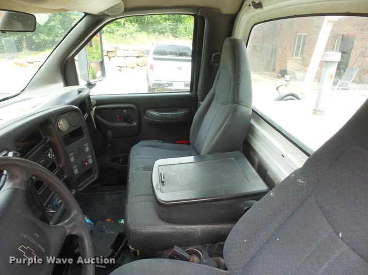 image for item BS9421 2005 Chevrolet C4500 utility truck