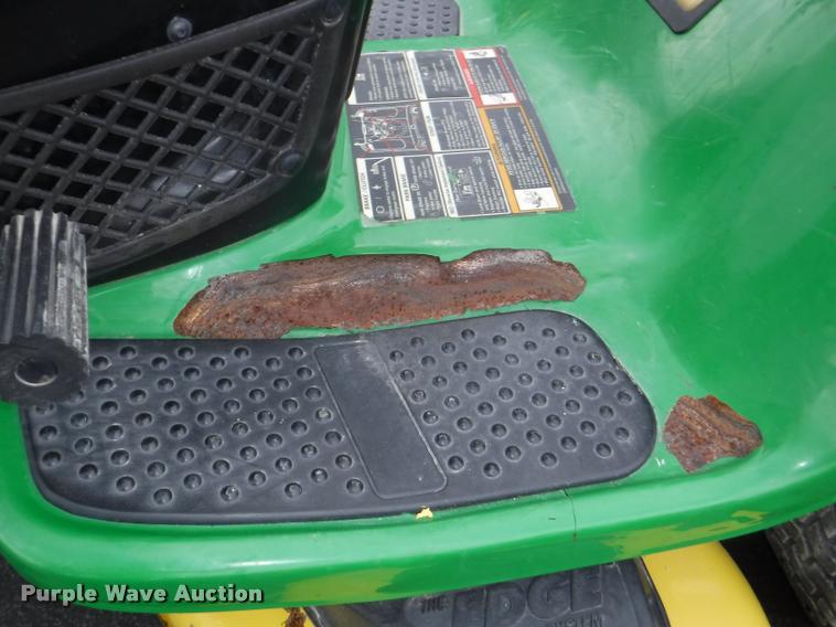 image for item BY9752 John Deere LA140 riding lawn mower