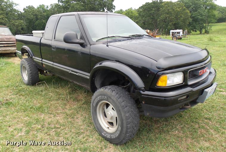 image for item CA9024 1997 GMC Sonoma Ext. Cab pickup truck