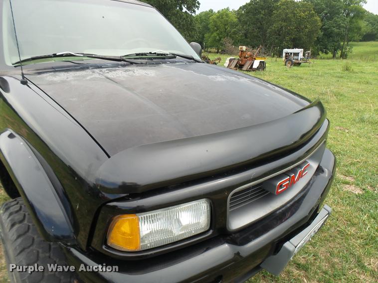 image for item CA9024 1997 GMC Sonoma Ext. Cab pickup truck