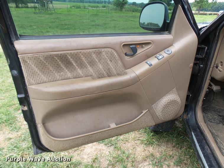 image for item CA9024 1997 GMC Sonoma Ext. Cab pickup truck