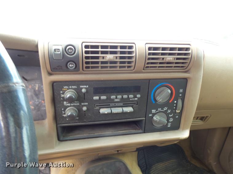 image for item CA9024 1997 GMC Sonoma Ext. Cab pickup truck