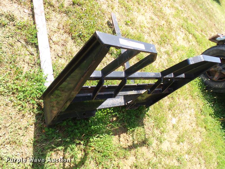 image for item CA9028 Skid steer pallet forks