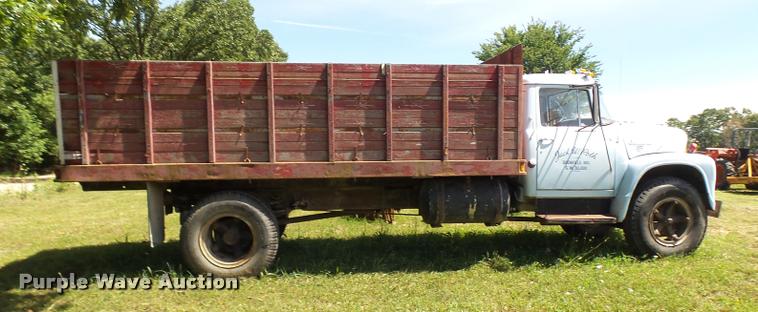 image for item CA9029 1966 International Loadstar 1600 dump truck