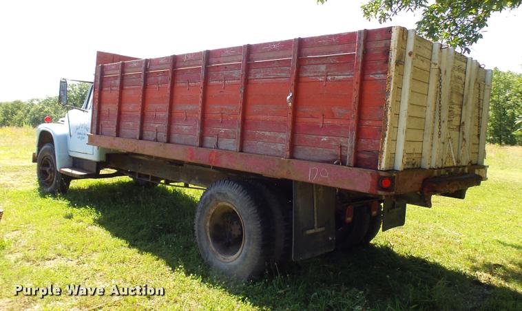 image for item CA9029 1966 International Loadstar 1600 dump truck