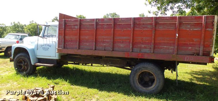image for item CA9029 1966 International Loadstar 1600 dump truck