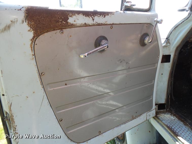 image for item CA9029 1966 International Loadstar 1600 dump truck