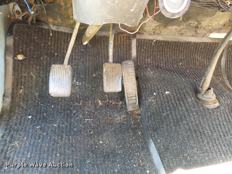image for item CA9029 1966 International Loadstar 1600 dump truck