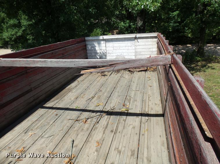 image for item CA9029 1966 International Loadstar 1600 dump truck