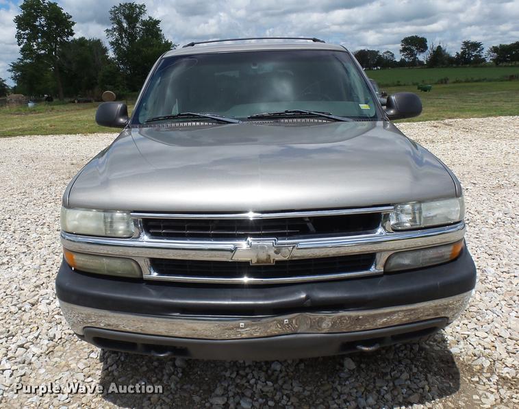 image for item CC9228 2003 Chevrolet Suburban 1500 SUV