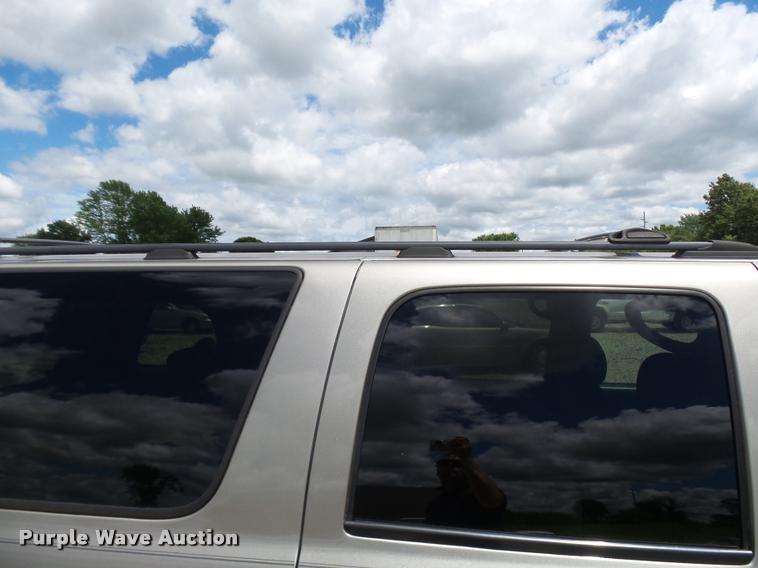 image for item CC9228 2003 Chevrolet Suburban 1500 SUV