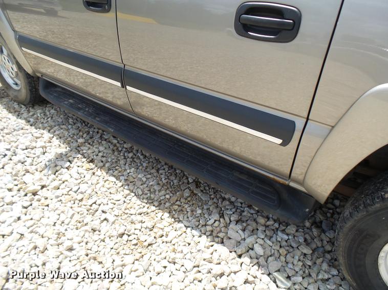 image for item CC9228 2003 Chevrolet Suburban 1500 SUV