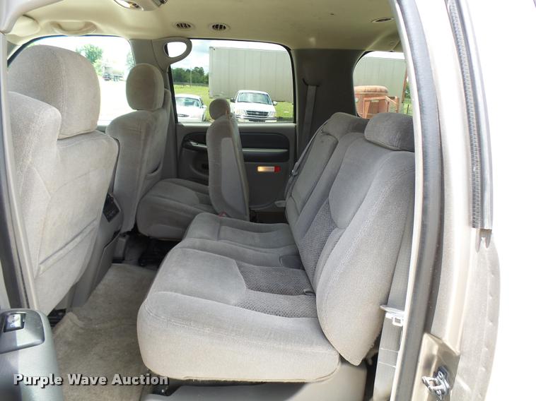 image for item CC9228 2003 Chevrolet Suburban 1500 SUV