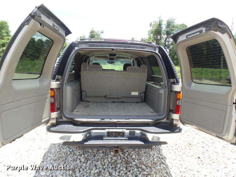 image for item CC9228 2003 Chevrolet Suburban 1500 SUV