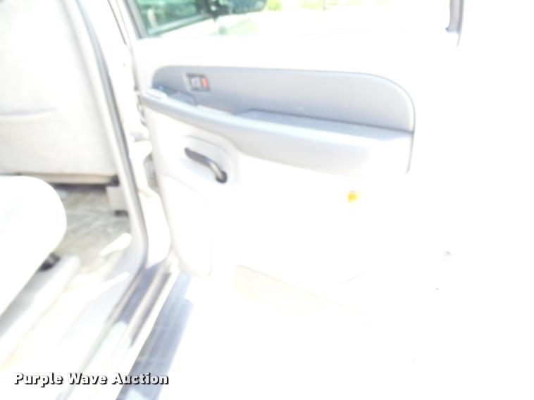 image for item CC9228 2003 Chevrolet Suburban 1500 SUV