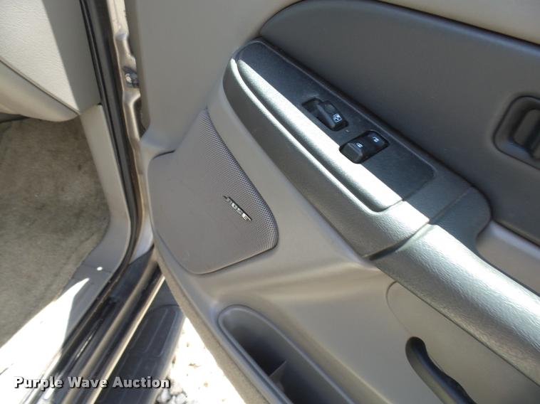 image for item CC9228 2003 Chevrolet Suburban 1500 SUV