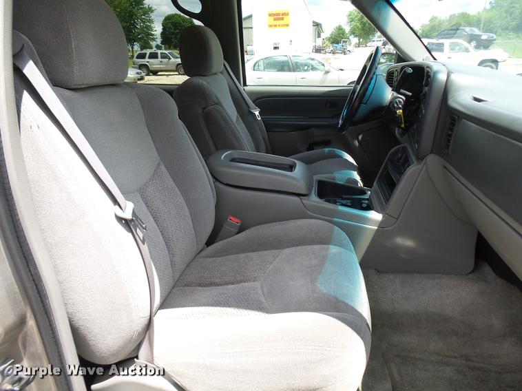 image for item CC9228 2003 Chevrolet Suburban 1500 SUV