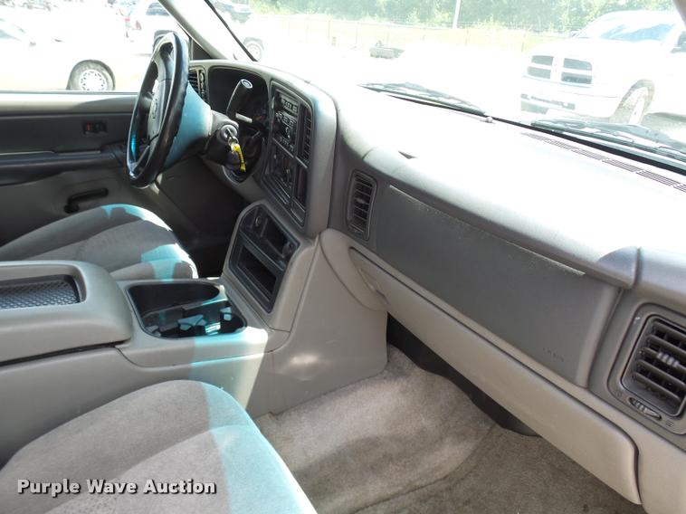 image for item CC9228 2003 Chevrolet Suburban 1500 SUV