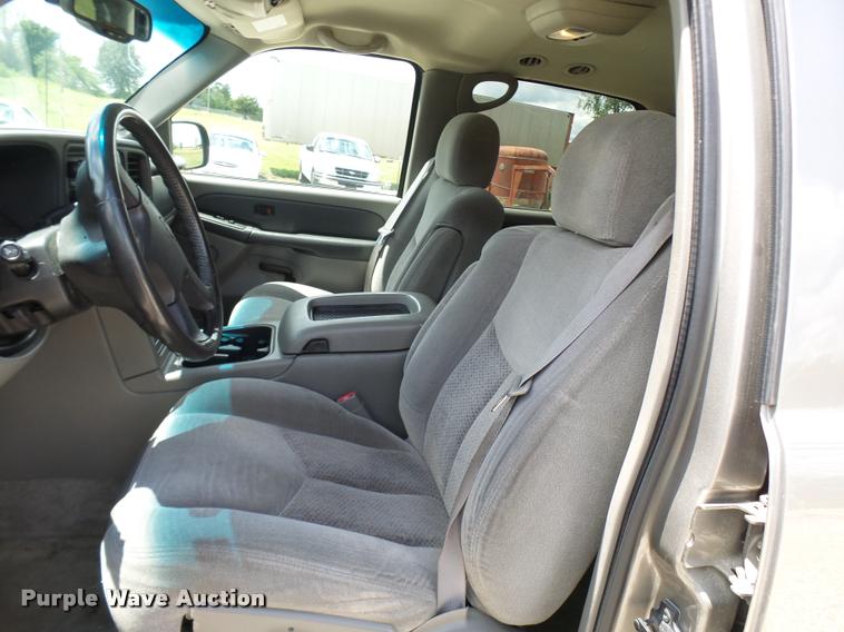 image for item CC9228 2003 Chevrolet Suburban 1500 SUV