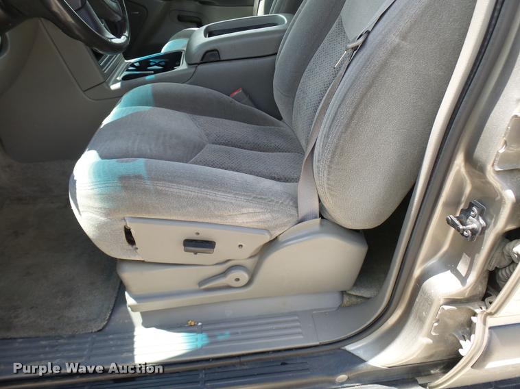 image for item CC9228 2003 Chevrolet Suburban 1500 SUV