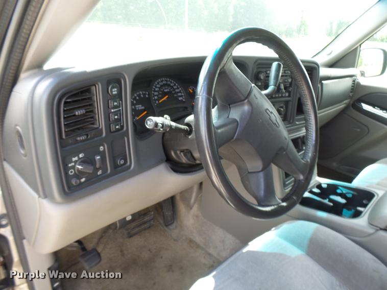 image for item CC9228 2003 Chevrolet Suburban 1500 SUV