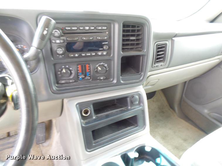 image for item CC9228 2003 Chevrolet Suburban 1500 SUV