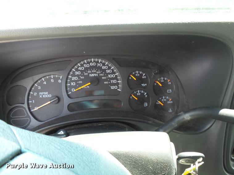 image for item CC9228 2003 Chevrolet Suburban 1500 SUV