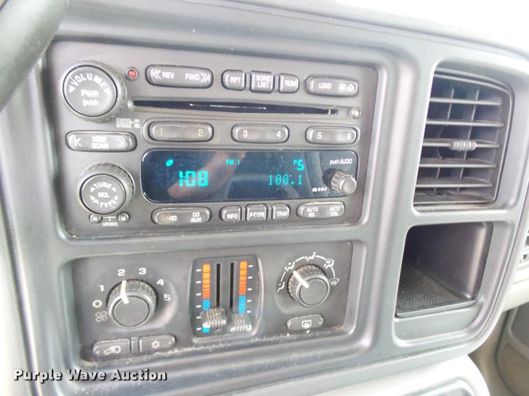 image for item CC9228 2003 Chevrolet Suburban 1500 SUV