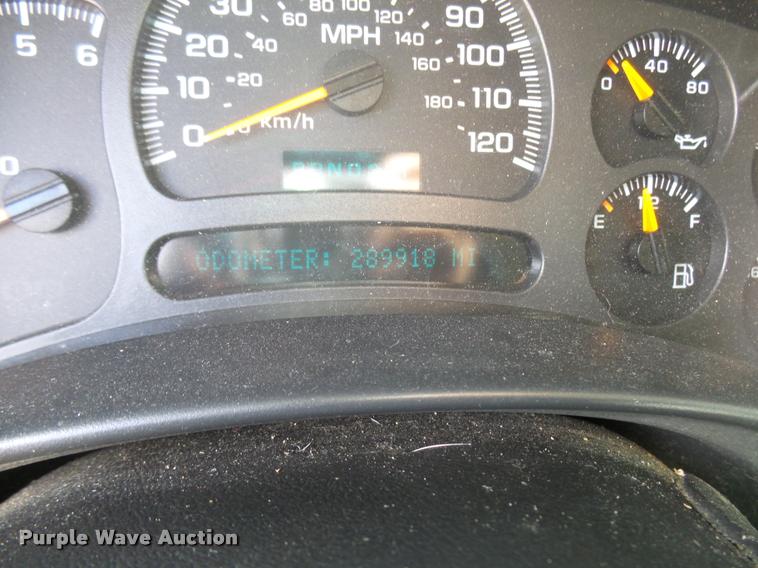 image for item CC9228 2003 Chevrolet Suburban 1500 SUV