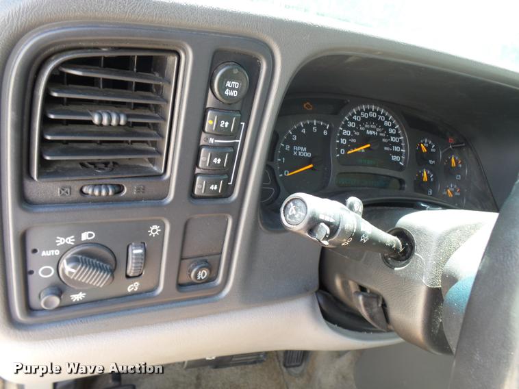 image for item CC9228 2003 Chevrolet Suburban 1500 SUV