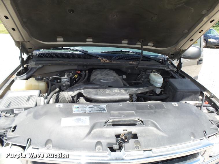 image for item CC9228 2003 Chevrolet Suburban 1500 SUV