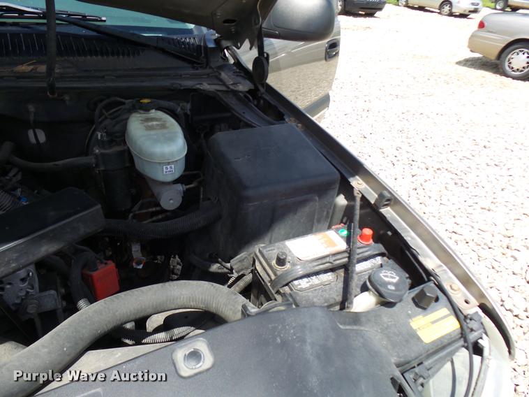 image for item CC9228 2003 Chevrolet Suburban 1500 SUV