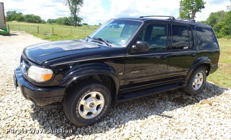 image for item CC9229 2000 Ford Explorer SUV