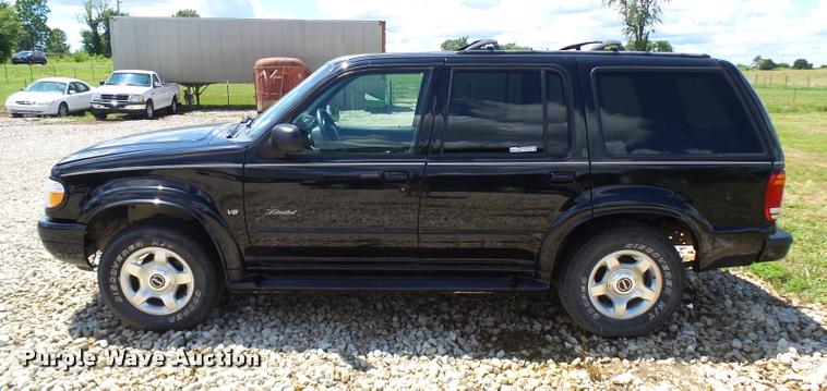 image for item CC9229 2000 Ford Explorer SUV
