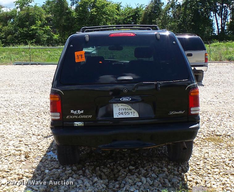 image for item CC9229 2000 Ford Explorer SUV