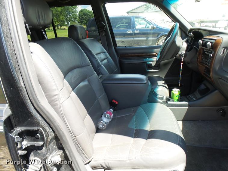 image for item CC9229 2000 Ford Explorer SUV