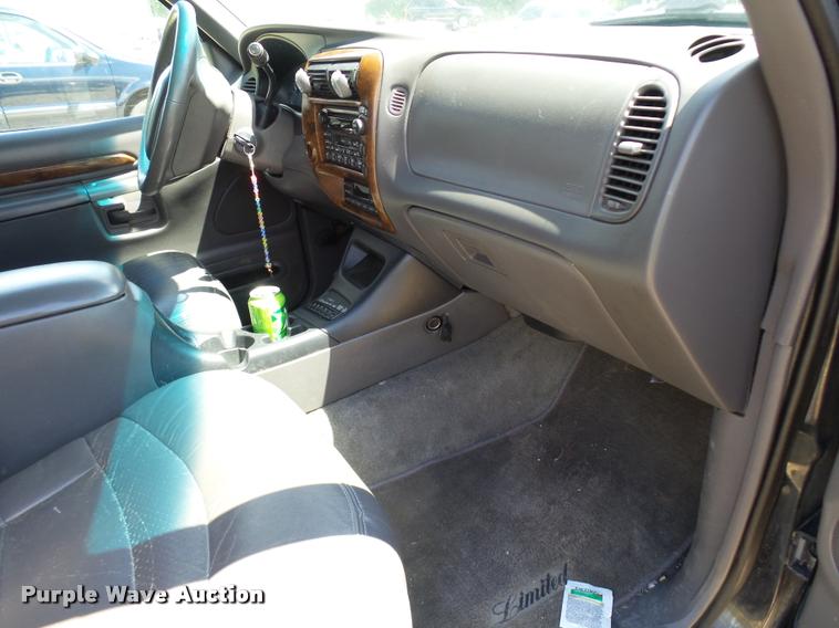 image for item CC9229 2000 Ford Explorer SUV