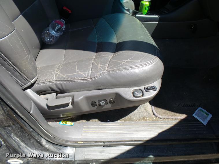 image for item CC9229 2000 Ford Explorer SUV