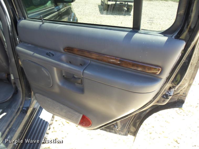 image for item CC9229 2000 Ford Explorer SUV