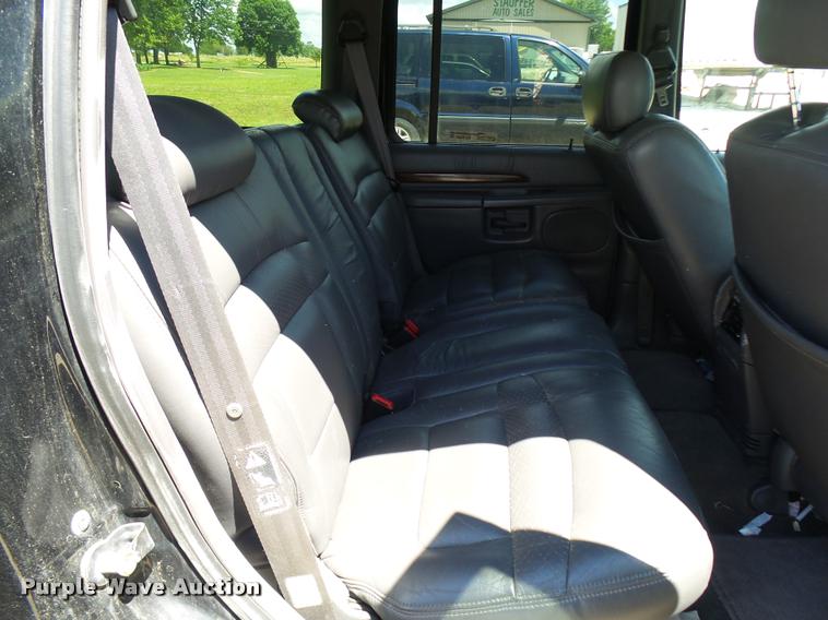 image for item CC9229 2000 Ford Explorer SUV