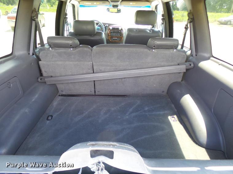 image for item CC9229 2000 Ford Explorer SUV