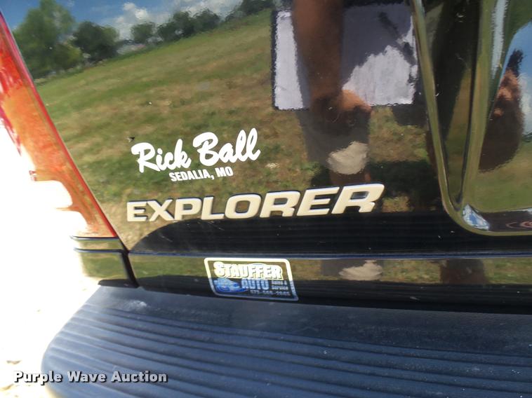 image for item CC9229 2000 Ford Explorer SUV