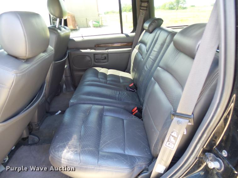 image for item CC9229 2000 Ford Explorer SUV