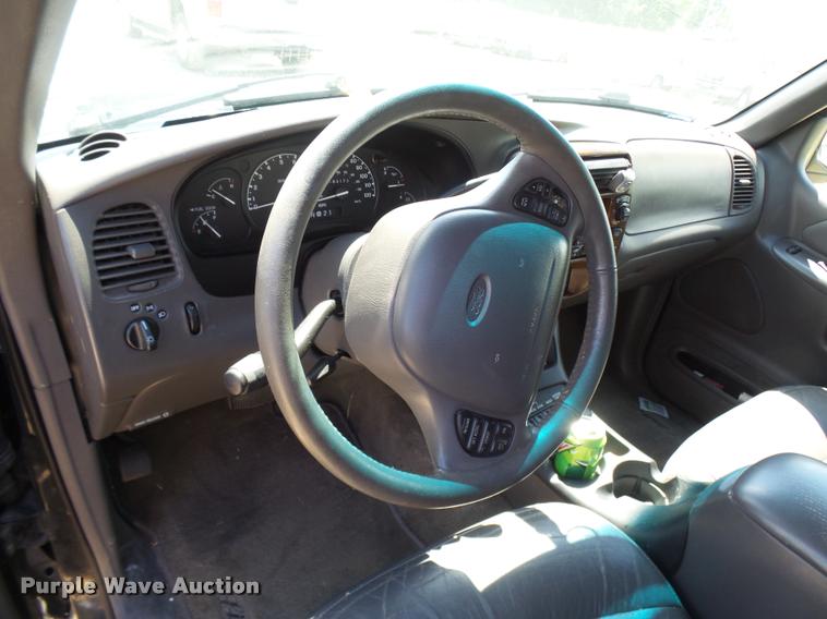 image for item CC9229 2000 Ford Explorer SUV