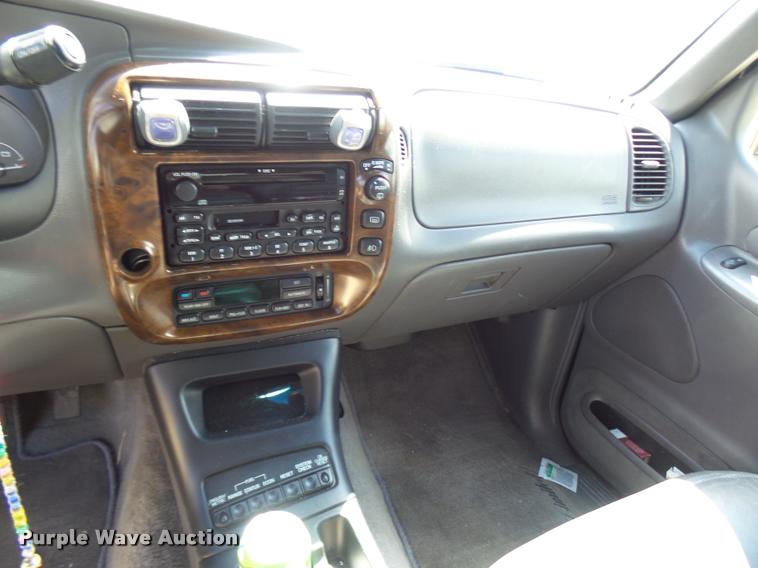 image for item CC9229 2000 Ford Explorer SUV